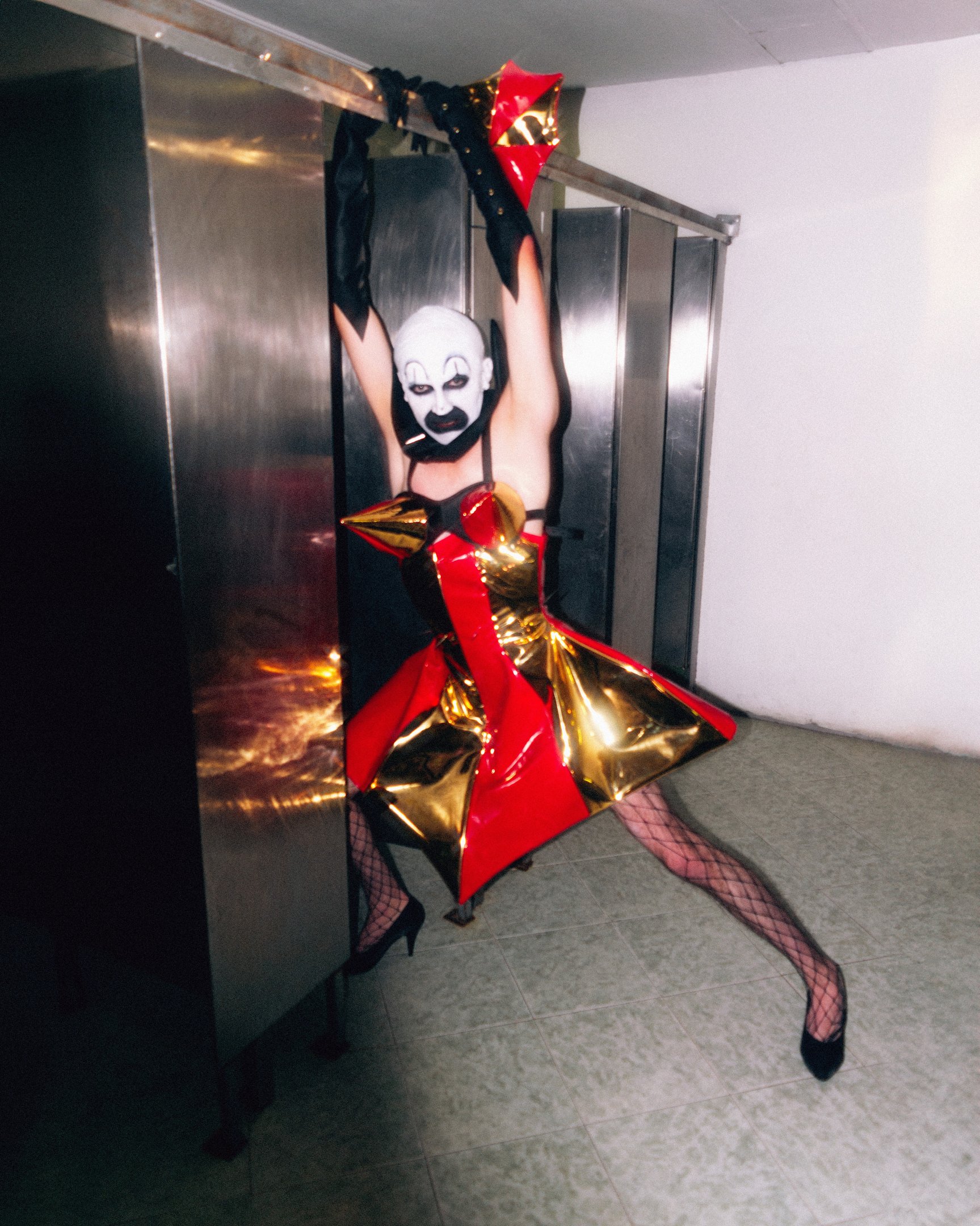 Freak Show Them-8 resultado 3